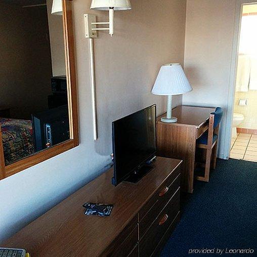 Economy Inn 새포드 외부 사진