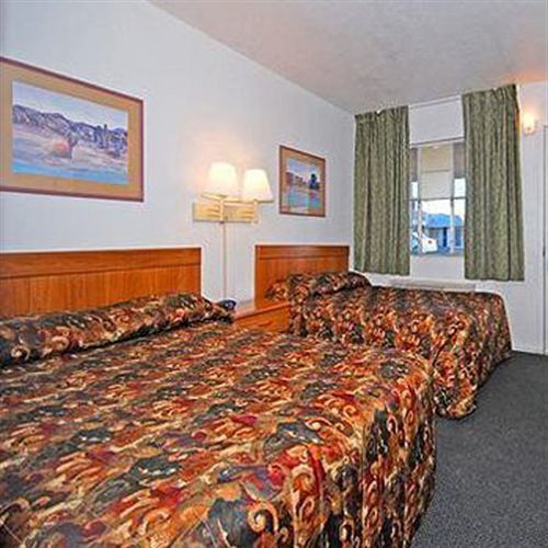 Economy Inn 새포드 객실 사진