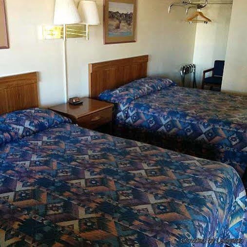 Economy Inn 새포드 외부 사진
