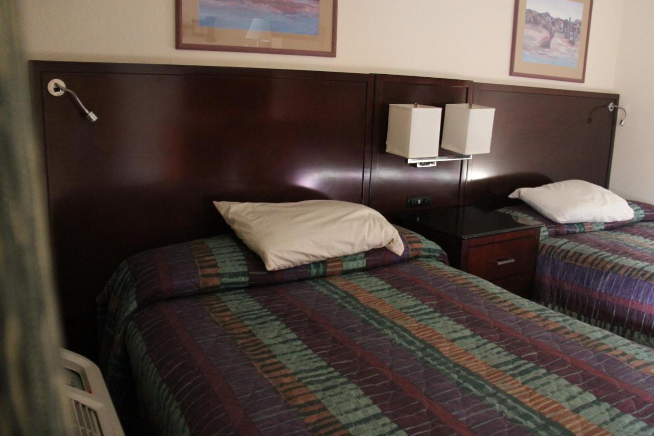 Economy Inn 새포드 외부 사진